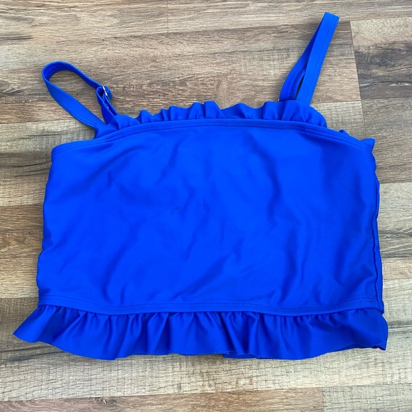 Swimsuit top - Picture 1 of 3